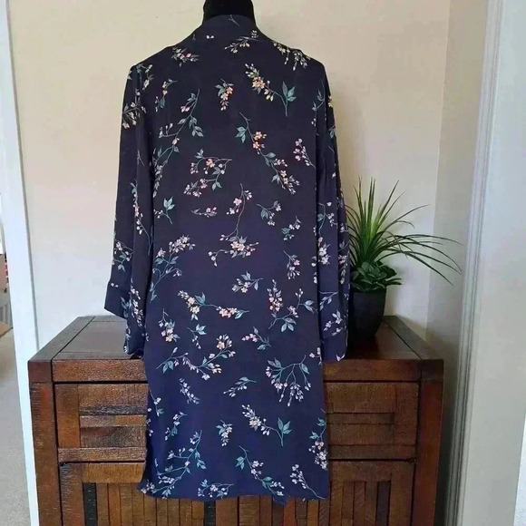 New Tahari Floral Open Top Kimono Style Blue Small Medium Lightweight Shirt - Picture 6 of 16